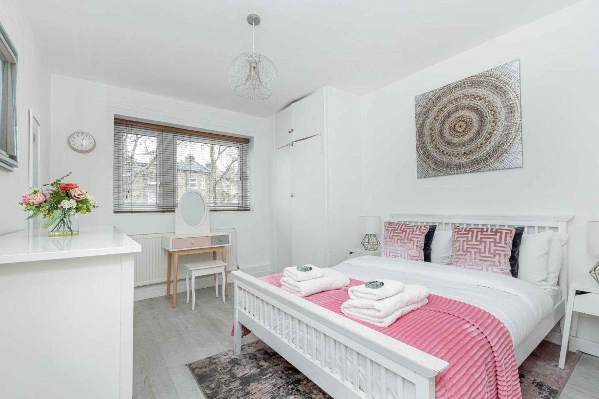 Newly Refurbished 2br Wbalcony In Vibrant Peckham *