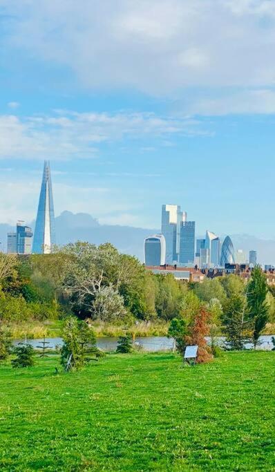 Newly Refurbished 2br Wbalcony In Vibrant Peckham Appartamento Londra