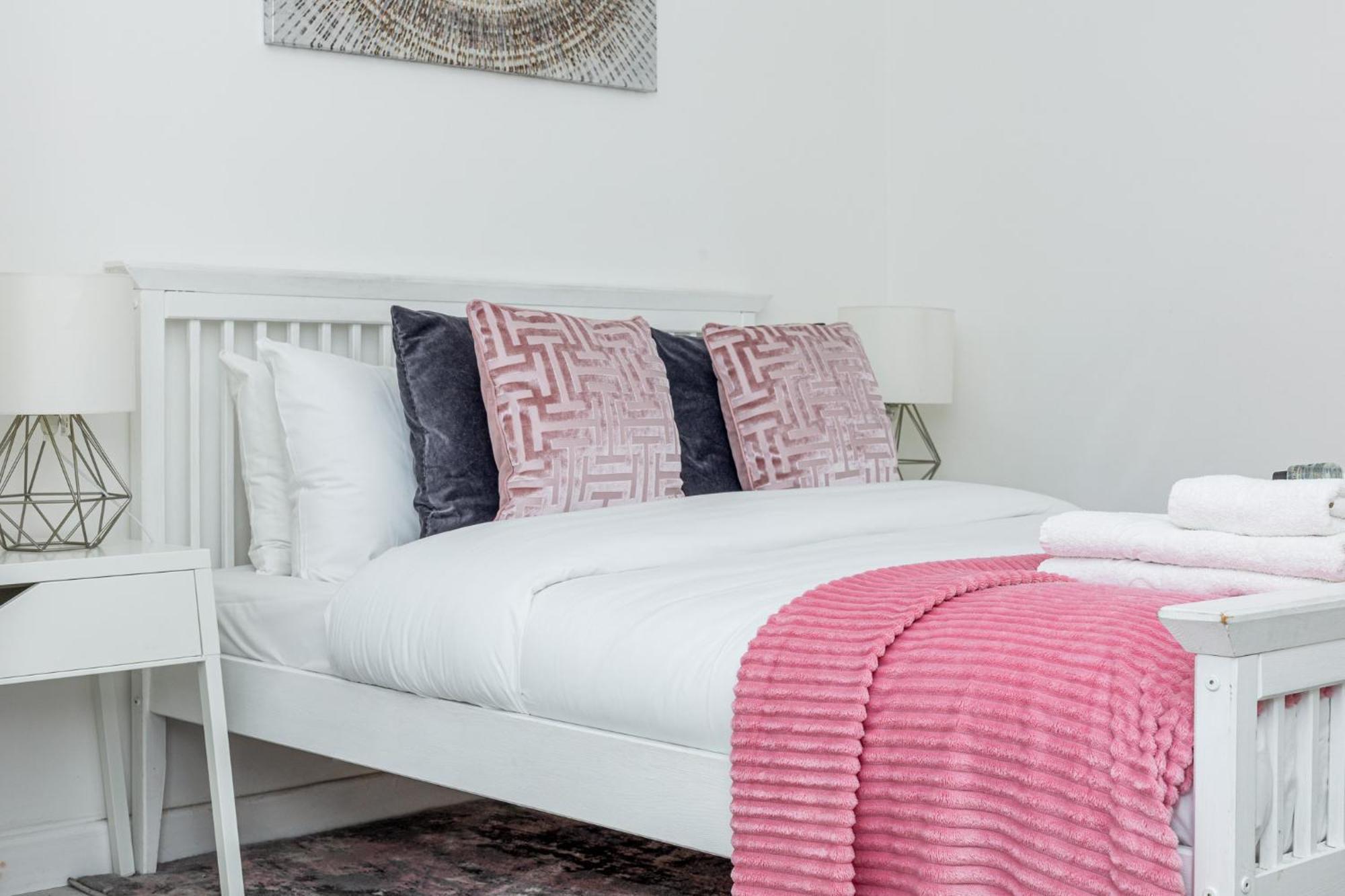 Newly Refurbished 2br Wbalcony In Vibrant Peckham Appartamento Londra
