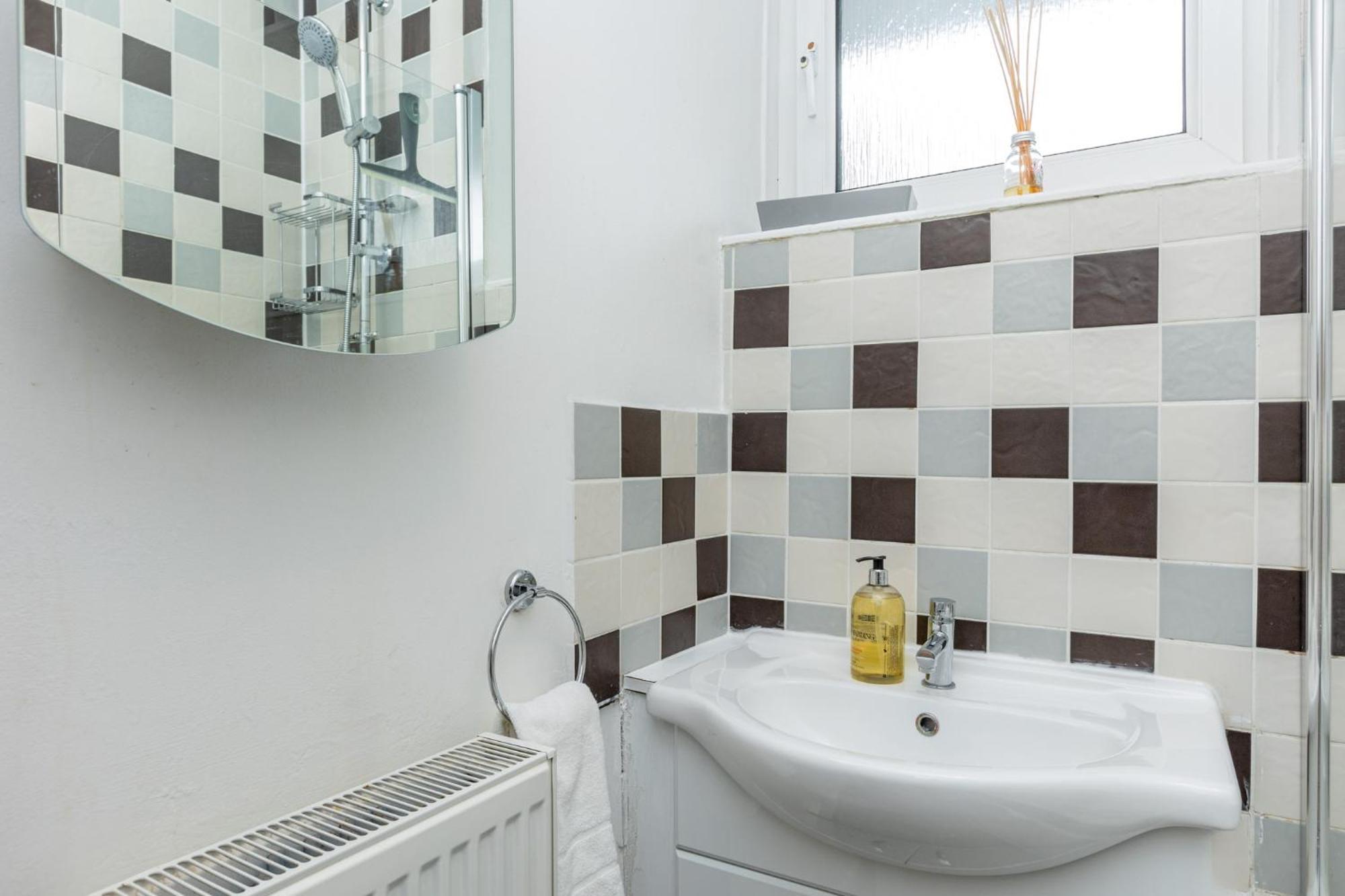 Newly Refurbished 2br Wbalcony In Vibrant Peckham Appartamento Londra