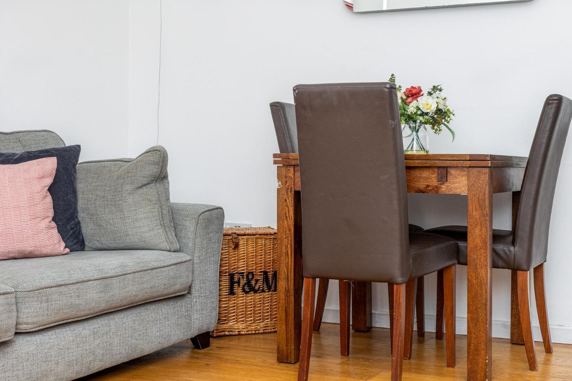 Appartamento Newly Refurbished 2br Wbalcony In Vibrant Peckham Londra